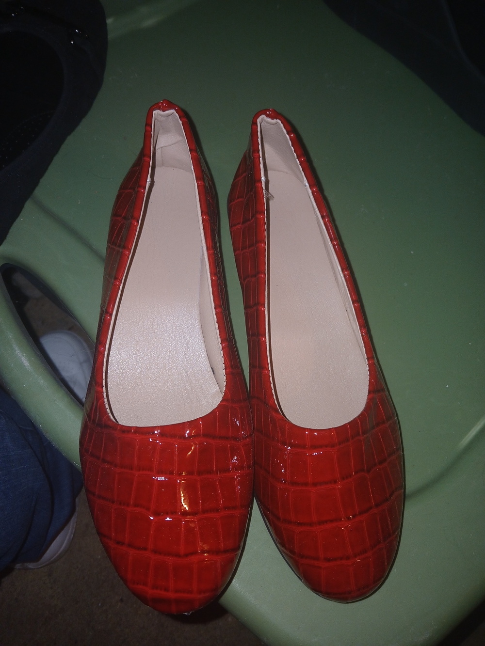 Love Red Croc-Embossed Women's Flats